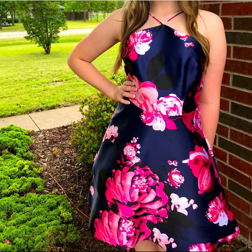 New and stunning part dress